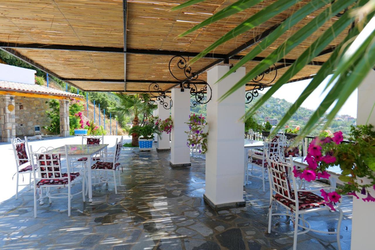Vila Panorama Piqeras Bed & Breakfast Екстериор снимка