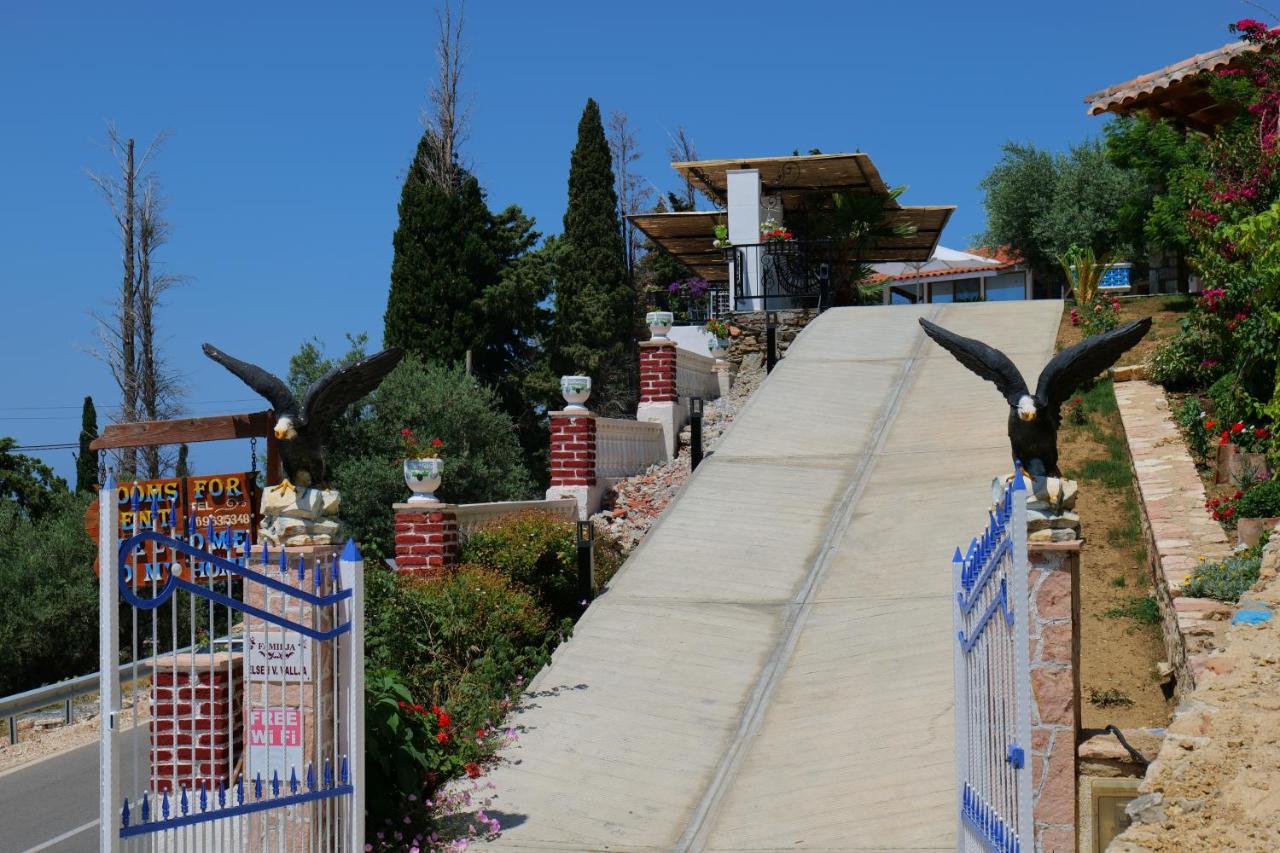 Vila Panorama Piqeras Bed & Breakfast Екстериор снимка
