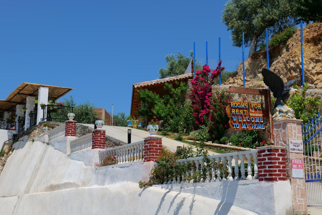 Vila Panorama Piqeras Bed & Breakfast Екстериор снимка
