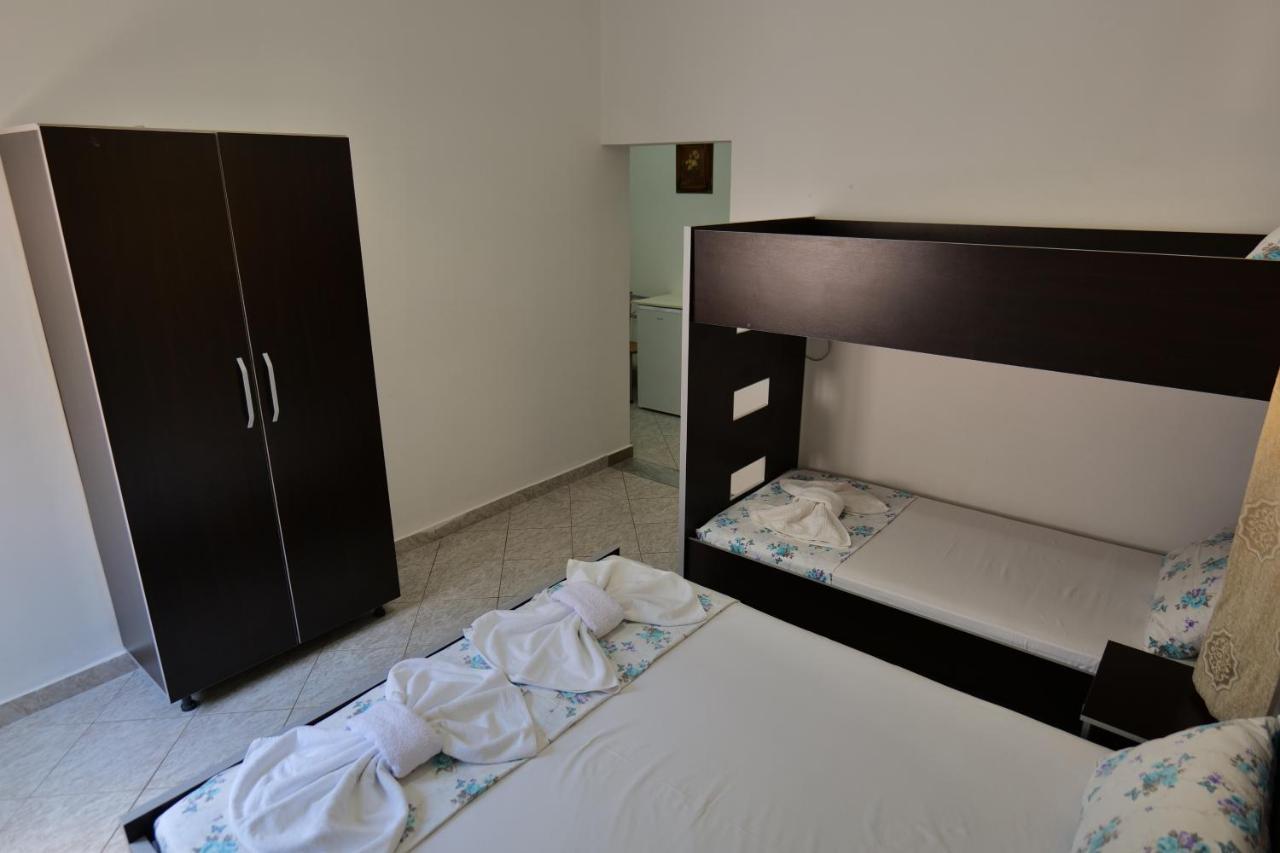Vila Panorama Piqeras Bed & Breakfast Екстериор снимка