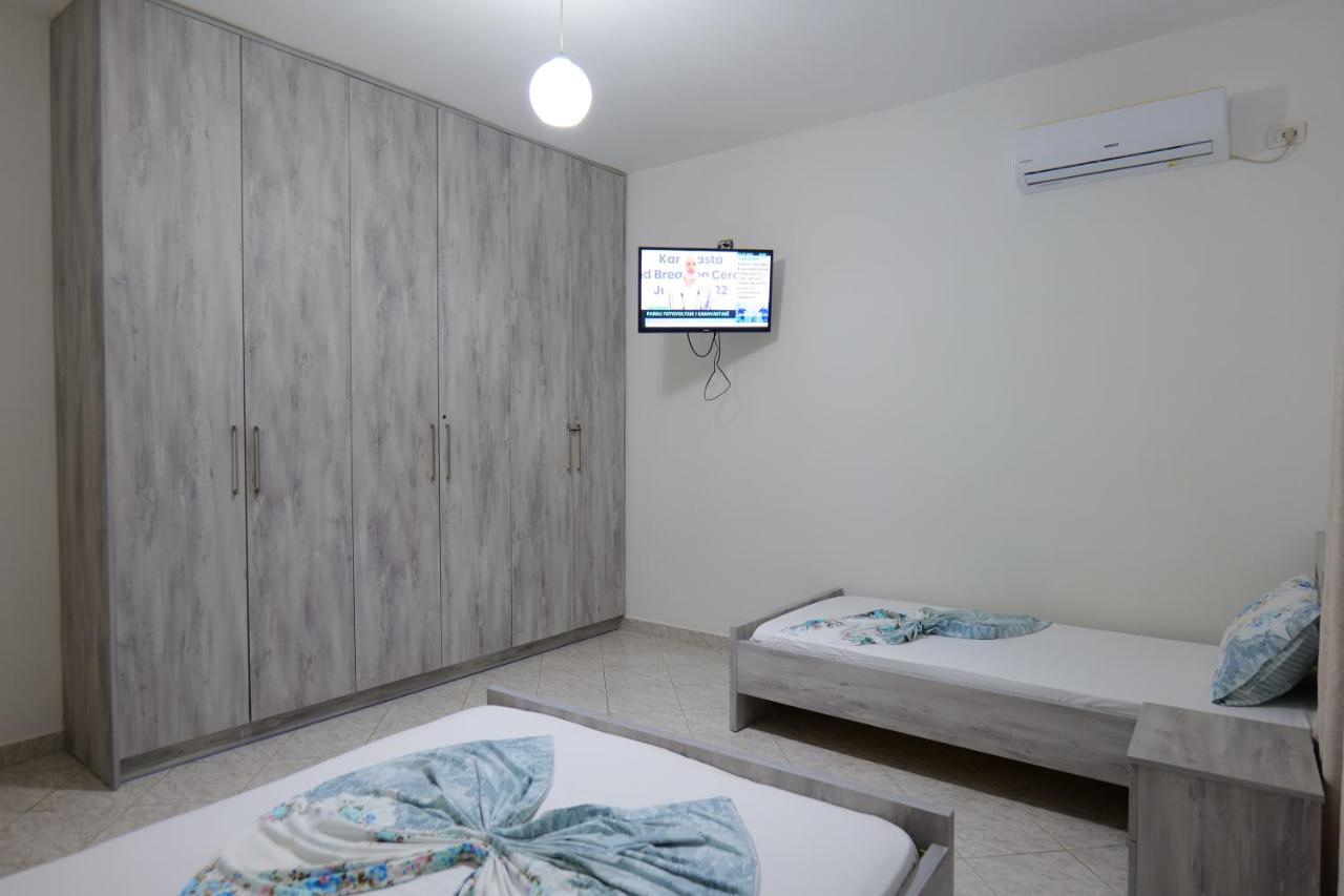 Vila Panorama Piqeras Bed & Breakfast Екстериор снимка